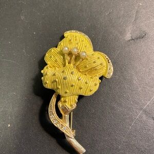 VTG Elegant Yellow Floral Brooch